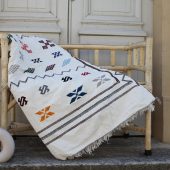 Tapis marocain Sabra blanc aux motifs ethniques